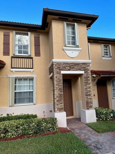 VILLAS AT CARMEL CONDO NO - Residential Lease