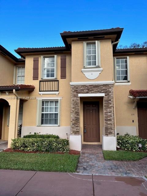 VILLAS AT CARMEL CONDO NO - Residential Lease