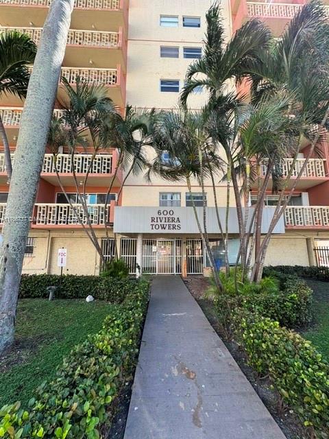 Rental Property at 600 Ne 25th St Phe 74, Miami, Broward County, Florida - Bedrooms: 1 
Bathrooms: 1  - $2,000 MO.
