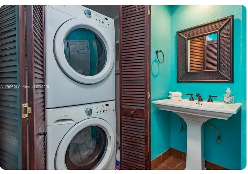 HOLLYWOOD SOUTH SIDE ADD - Residential Lease