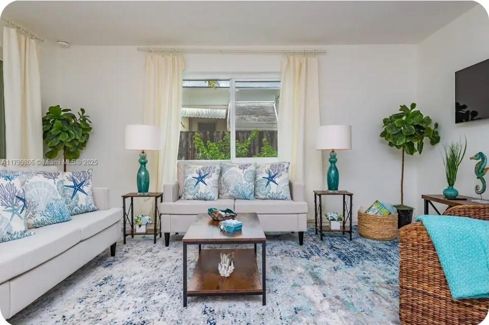 HOLLYWOOD SOUTH SIDE ADD - Residential Lease