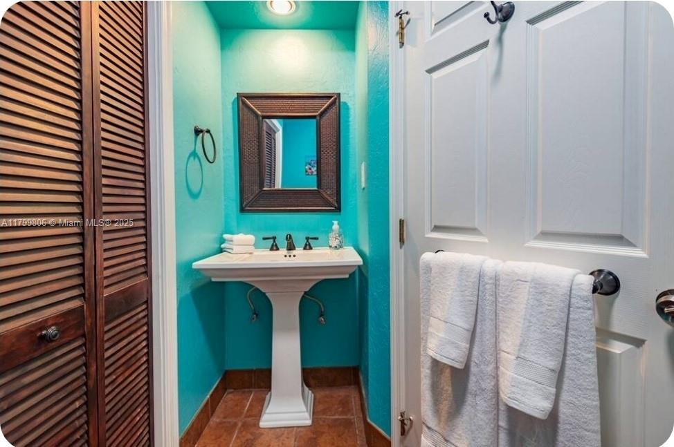 HOLLYWOOD SOUTH SIDE ADD - Residential Lease