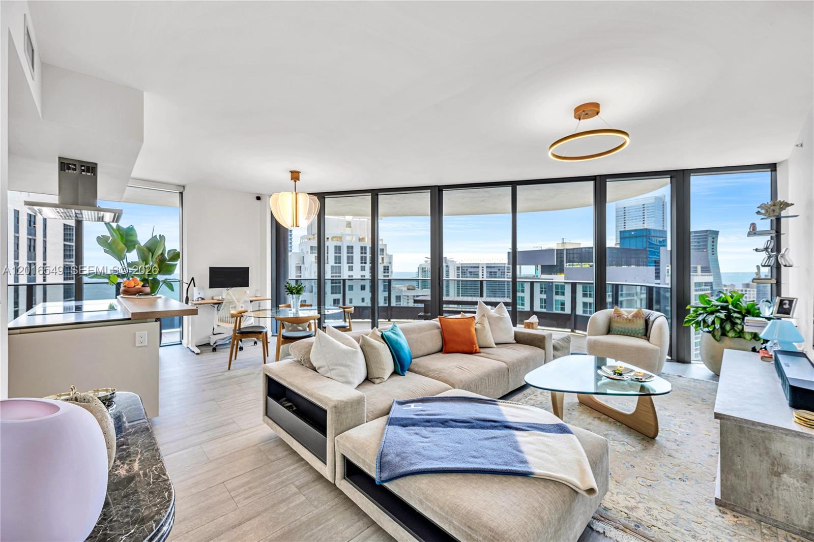 1000 Brickell Plz 4601