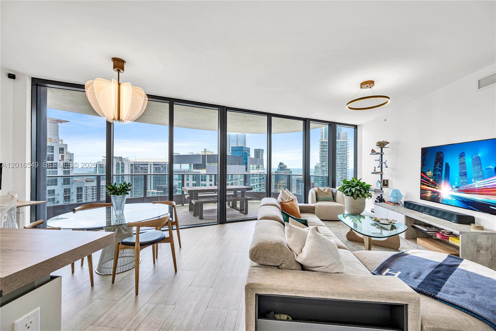 1000 Brickell Plz 4601