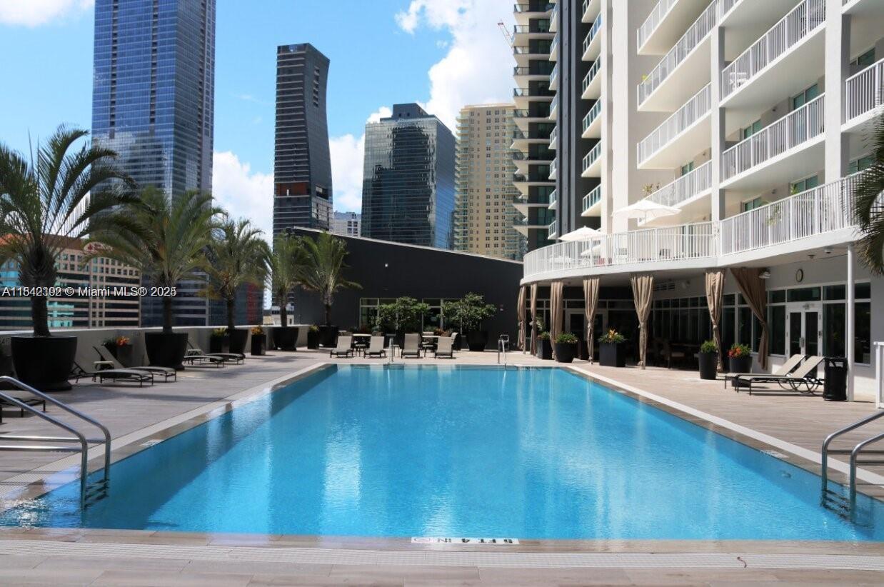 1250 S Miami Ave 2006