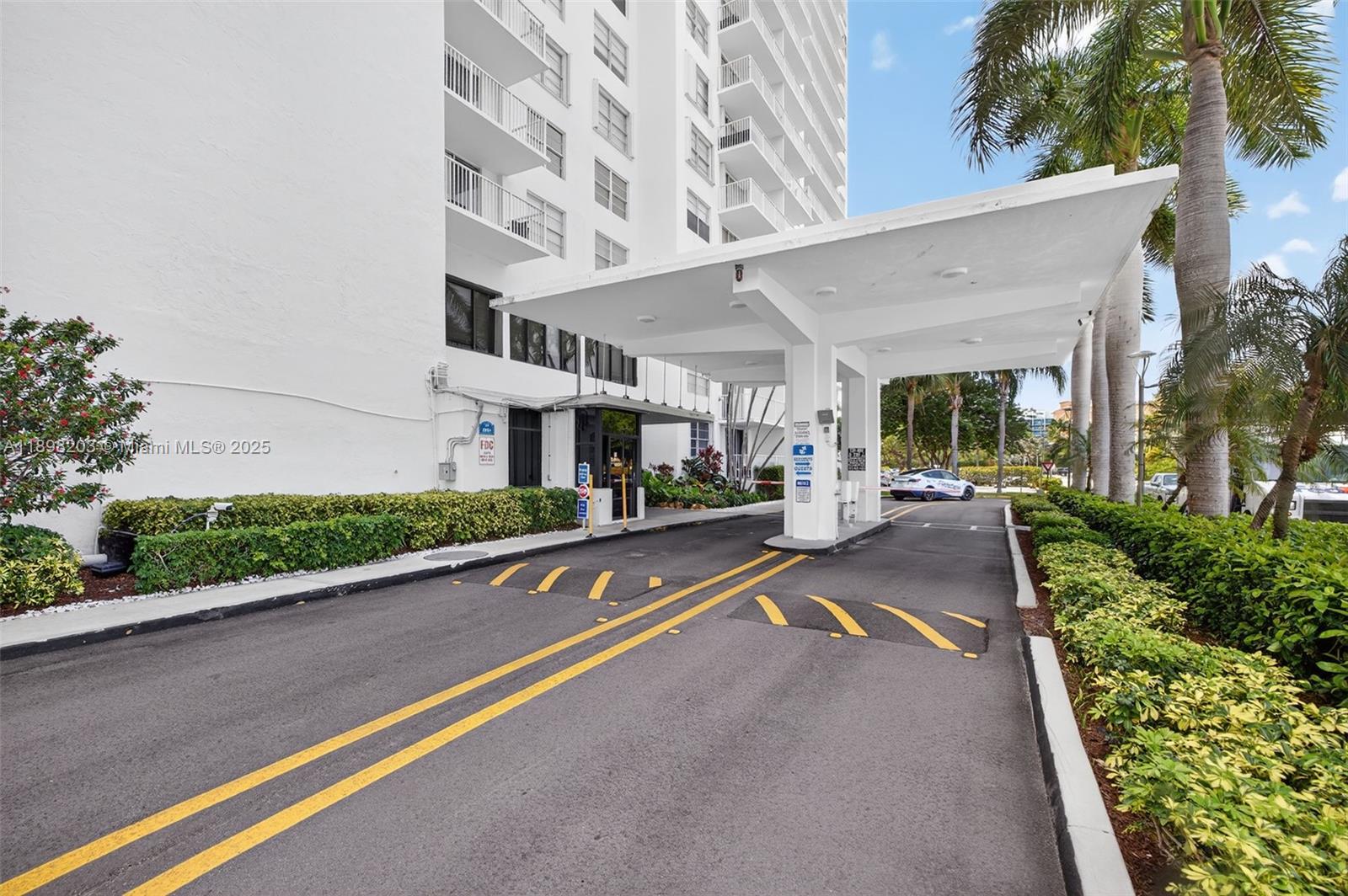 ADMIRALS PORT CONDO - WES - Residential