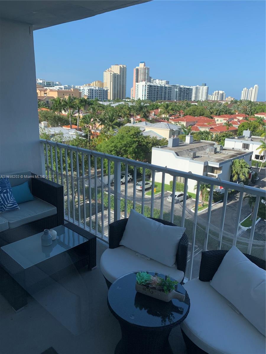 ADMIRALS PORT CONDO - WES - Residential