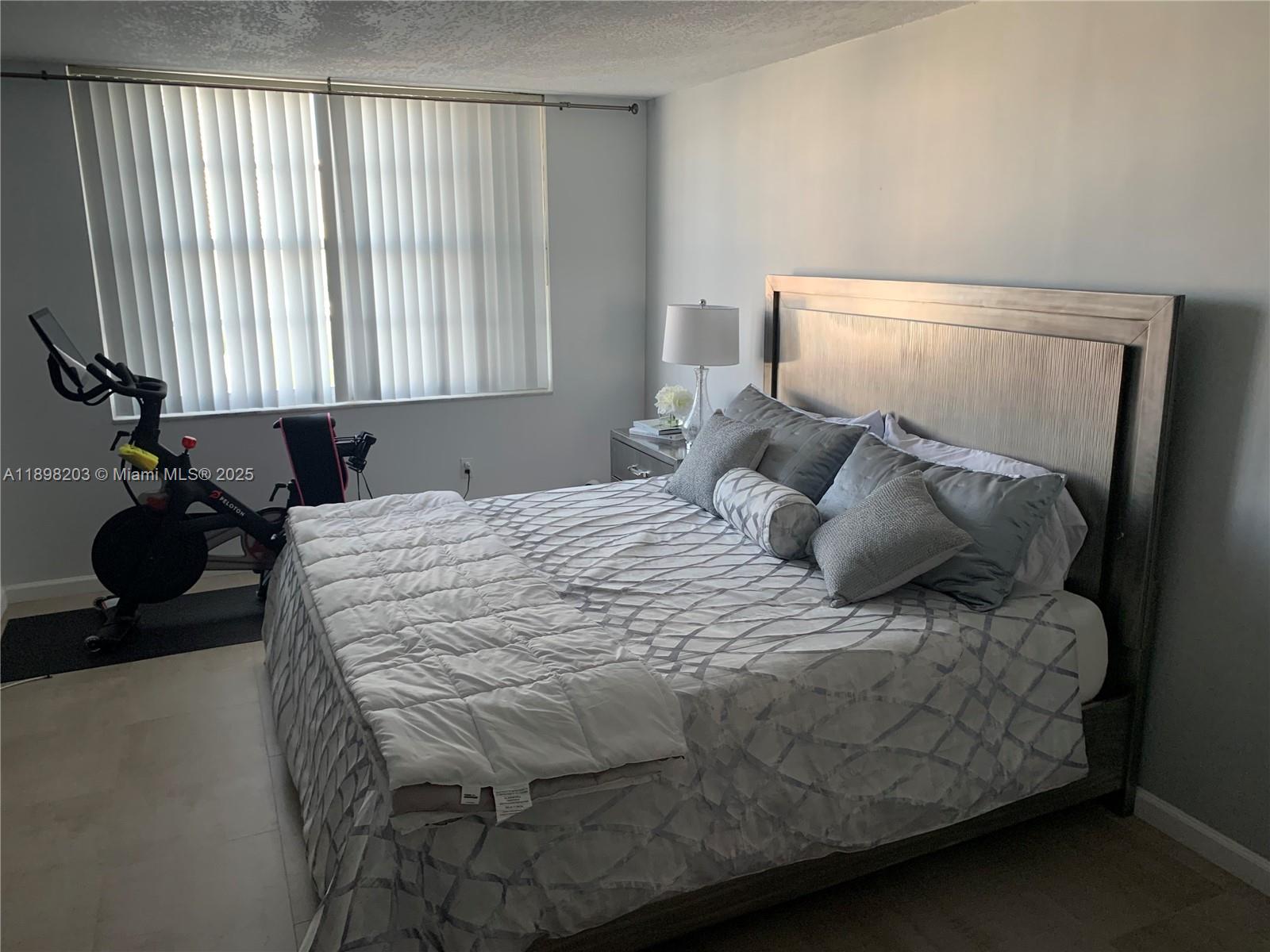 ADMIRALS PORT CONDO - WES - Residential