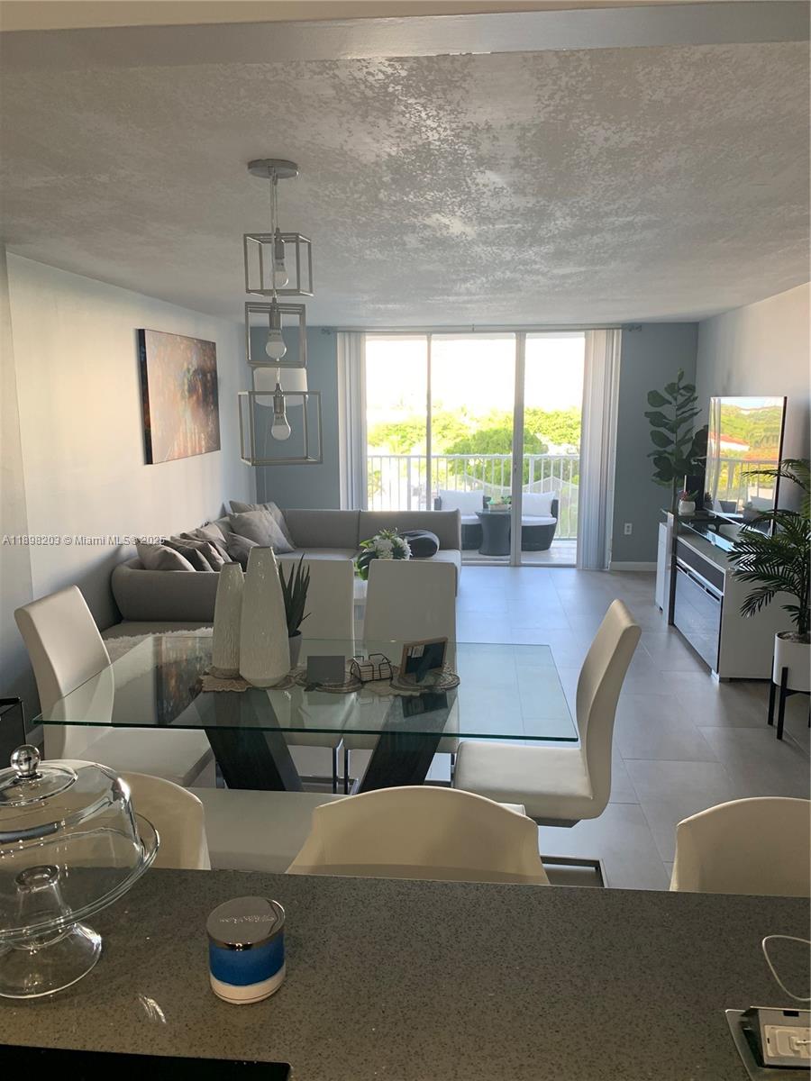 ADMIRALS PORT CONDO - WES - Residential