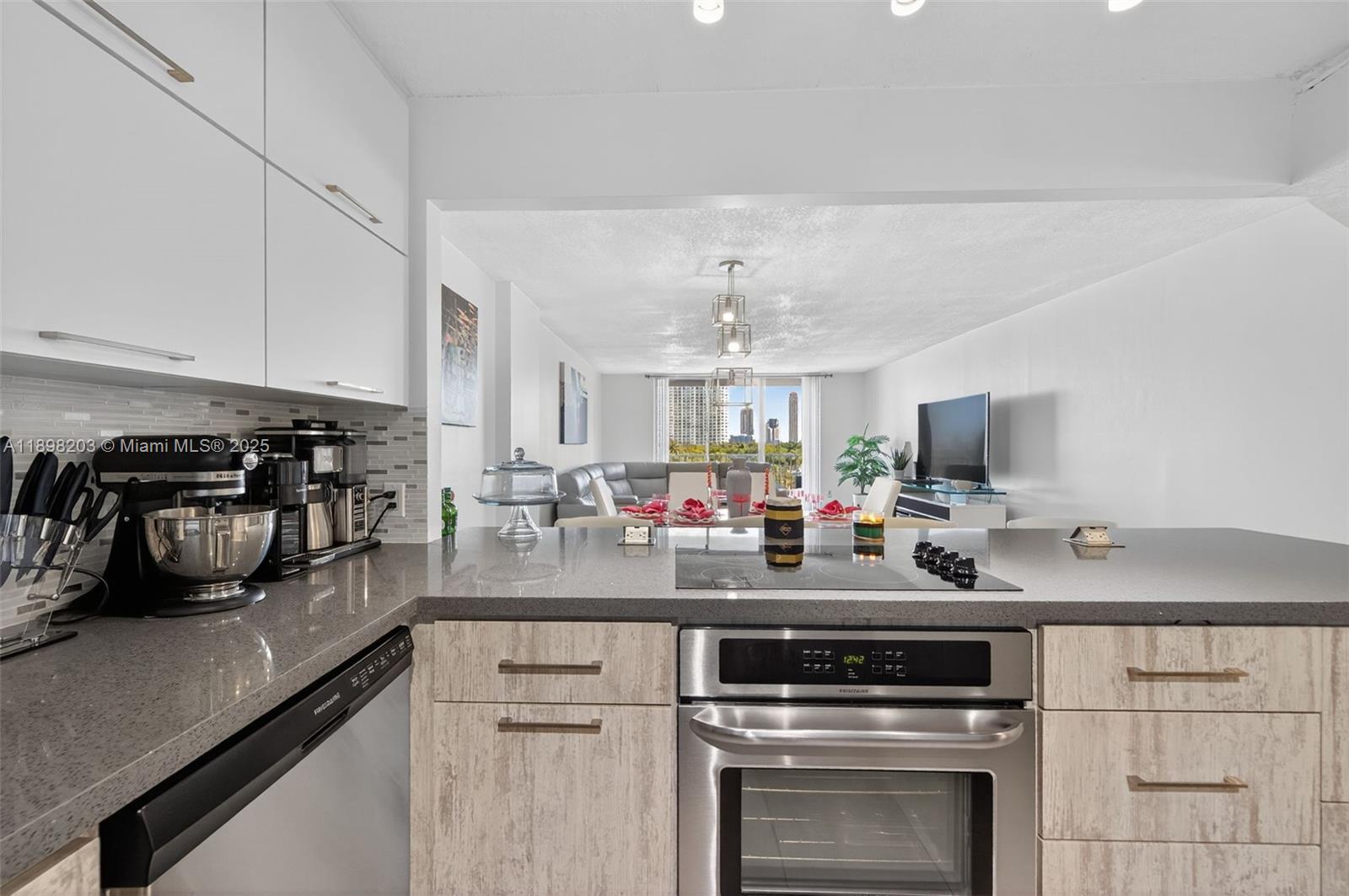 ADMIRALS PORT CONDO - WES - Residential