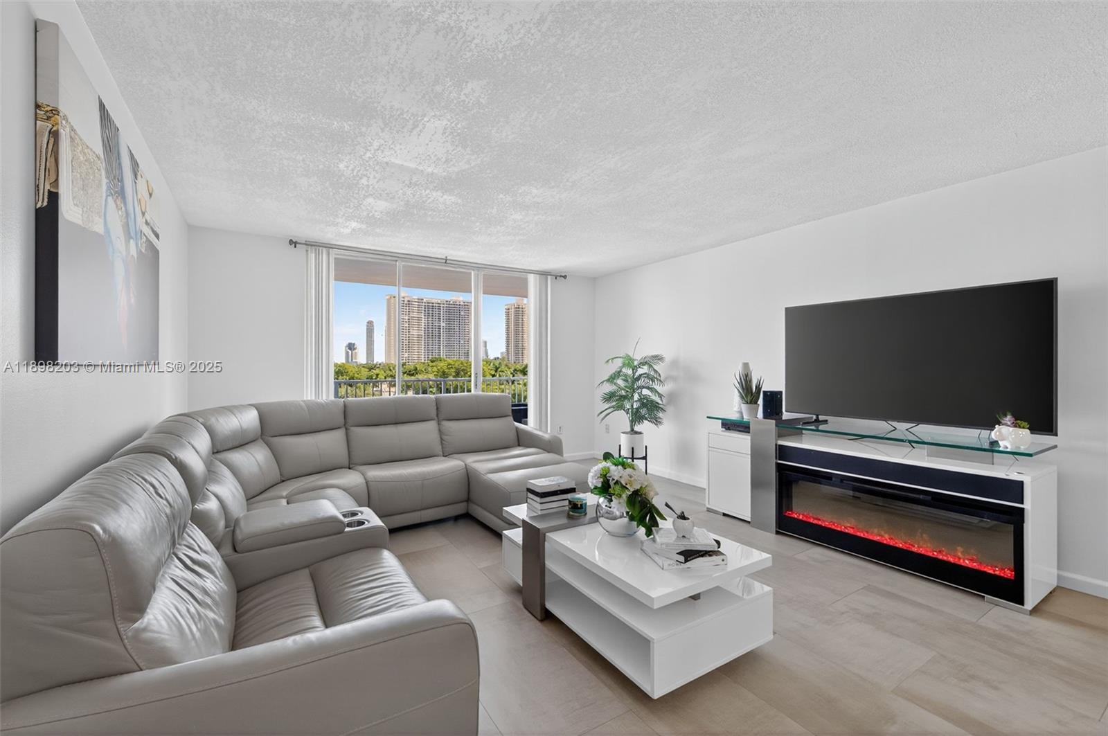 ADMIRALS PORT CONDO - WES - Residential