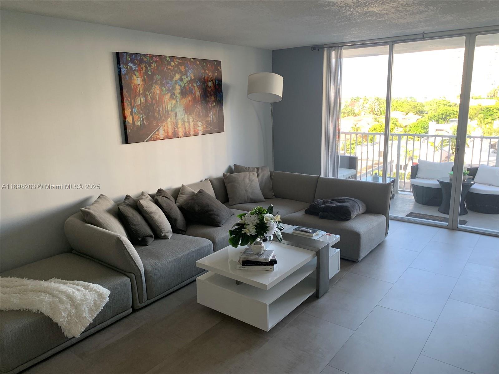 ADMIRALS PORT CONDO - WES - Residential