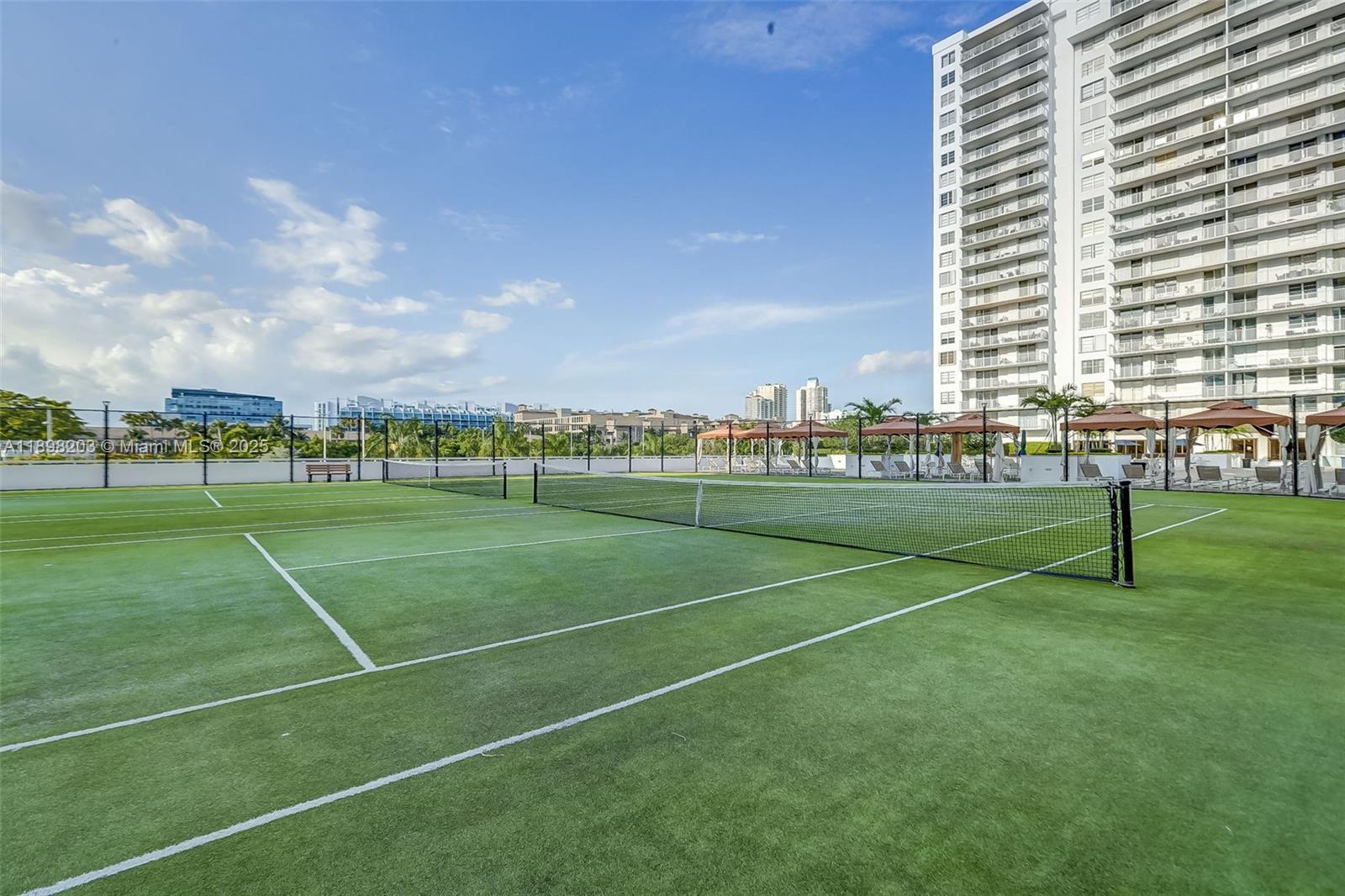 ADMIRALS PORT CONDO - WES - Residential