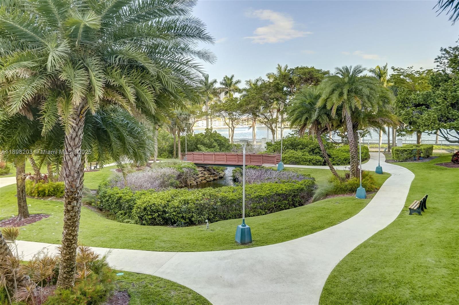 ADMIRALS PORT CONDO - WES - Residential