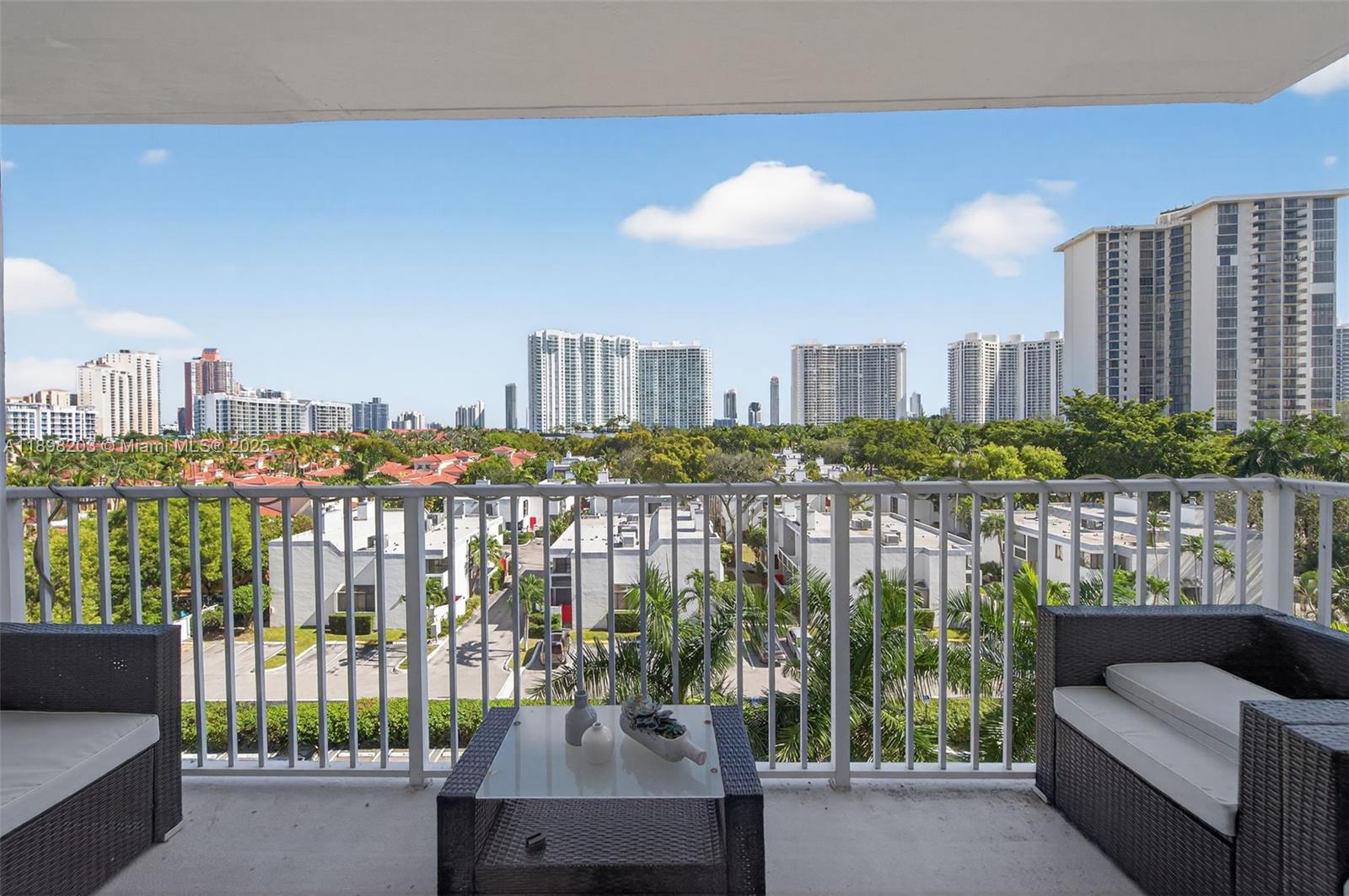 ADMIRALS PORT CONDO - WES - Residential