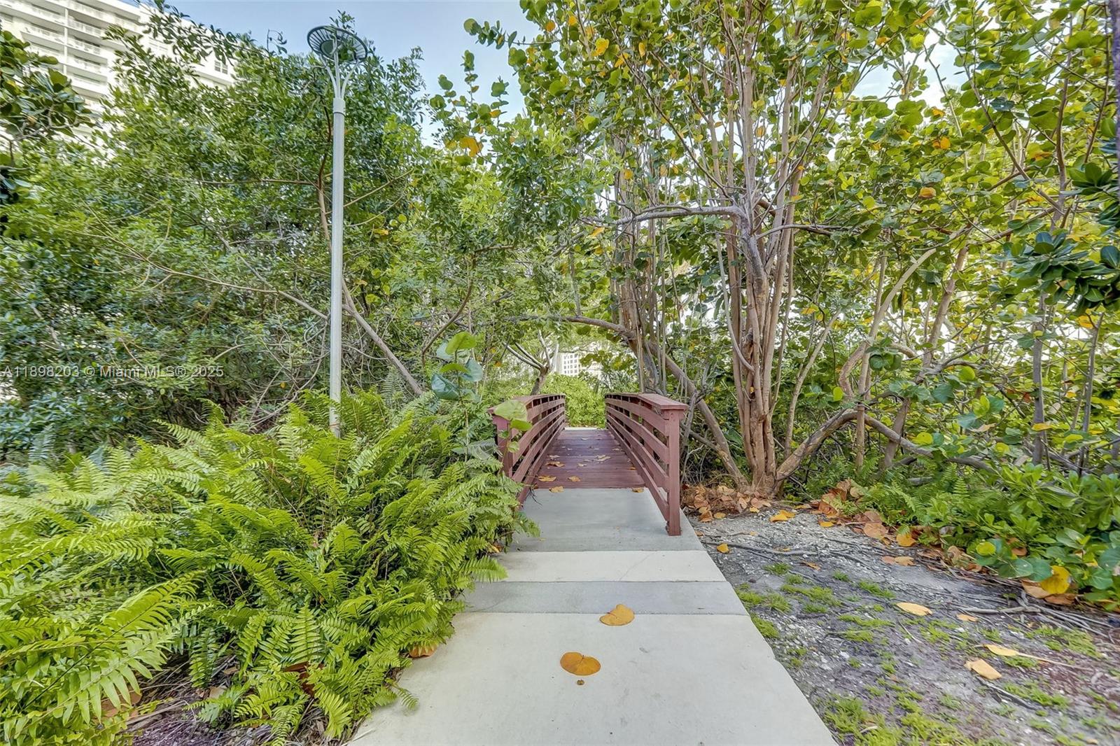 ADMIRALS PORT CONDO - WES - Residential