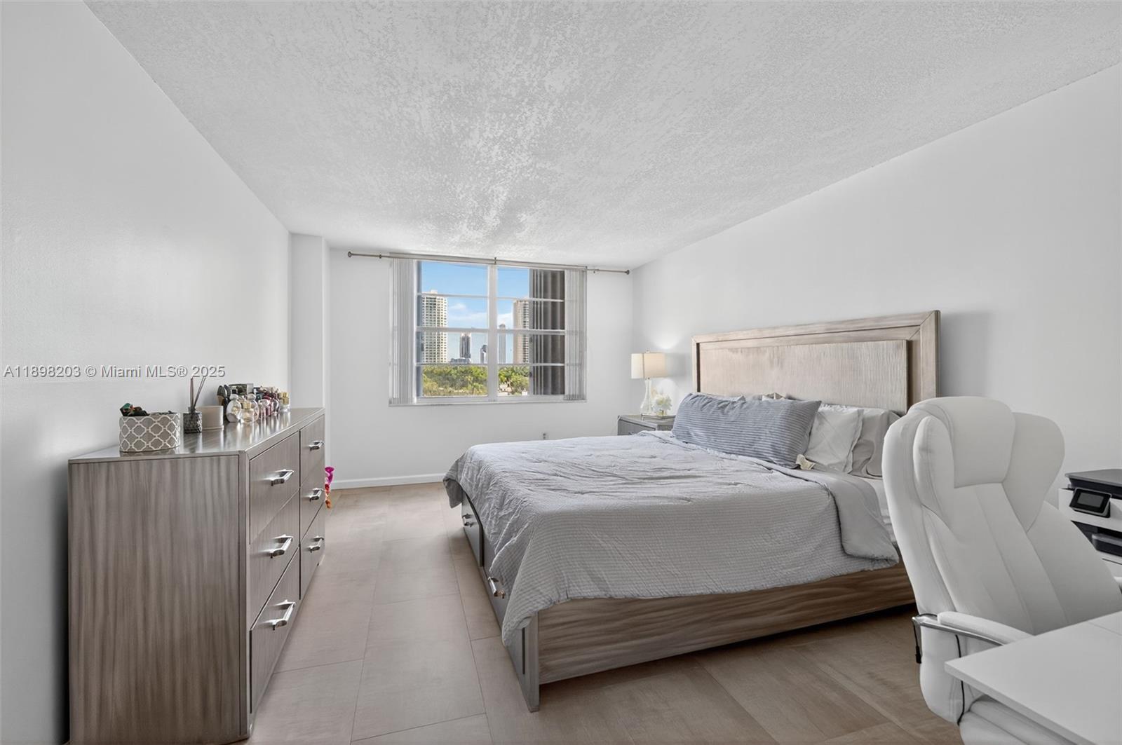 ADMIRALS PORT CONDO - WES - Residential