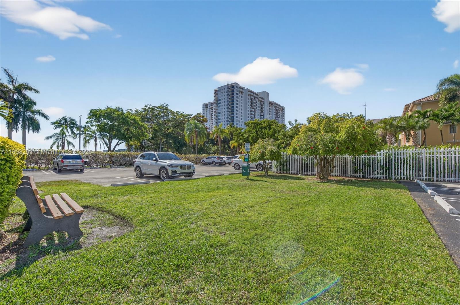 ADMIRALS PORT CONDO - WES - Residential