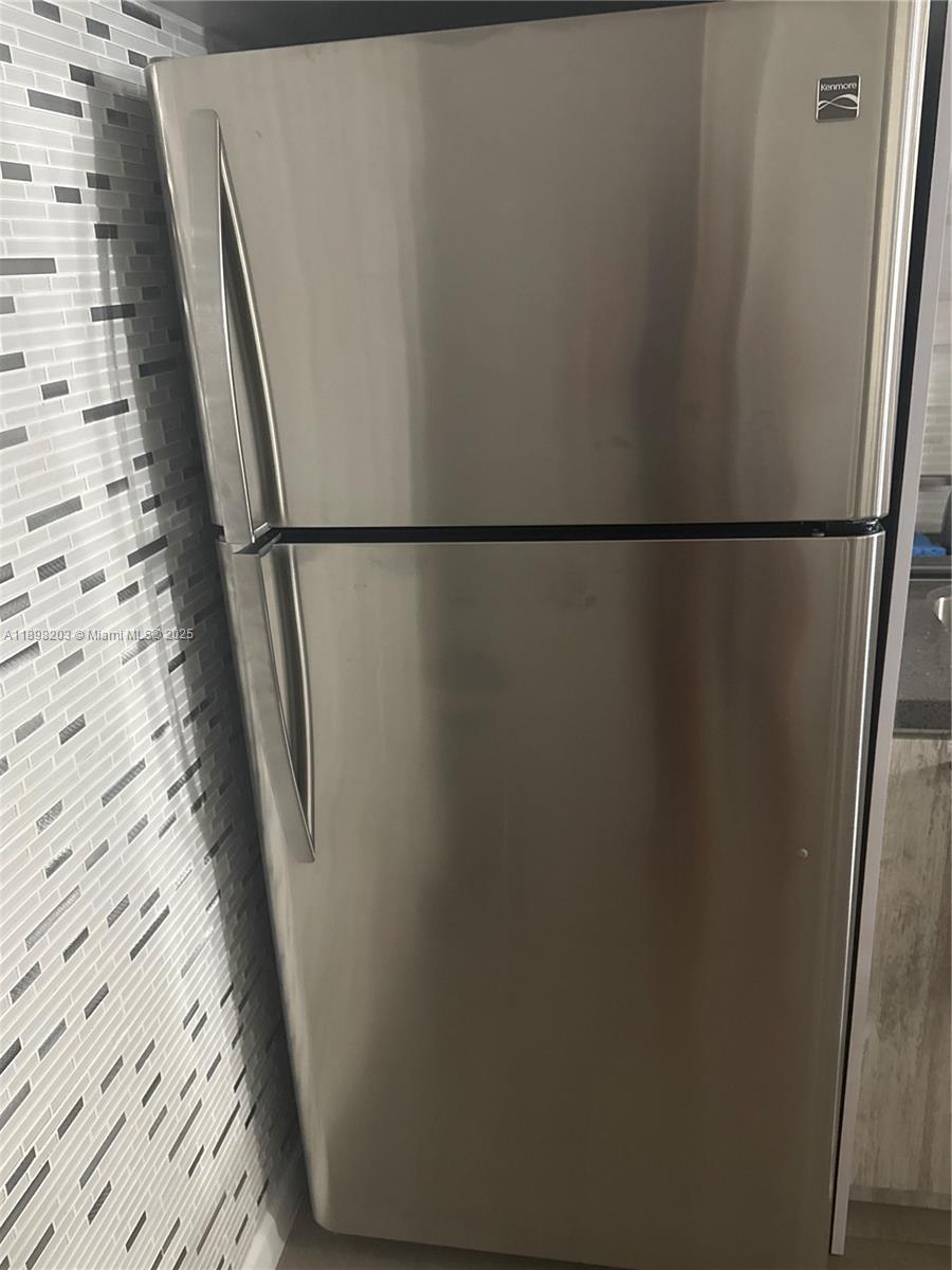 ADMIRALS PORT CONDO - WES - Residential