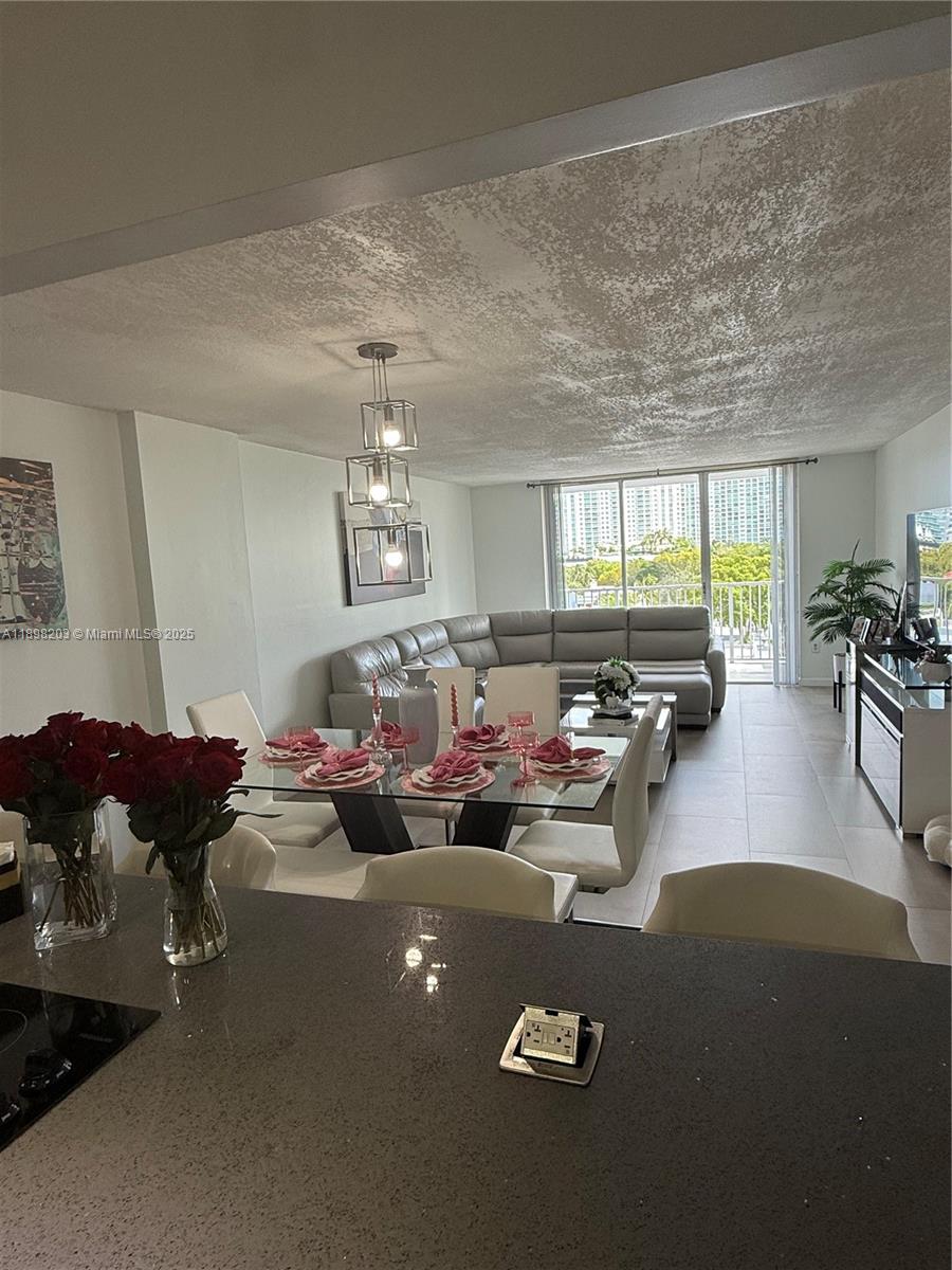 ADMIRALS PORT CONDO - WES - Residential