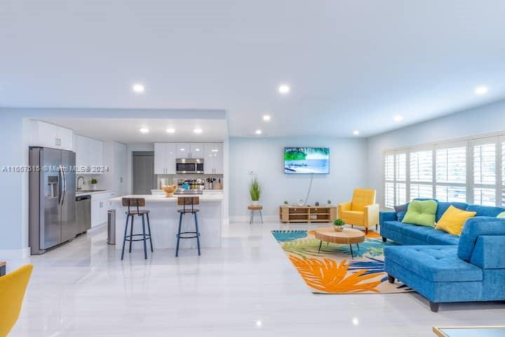 6466 NW 20th St
