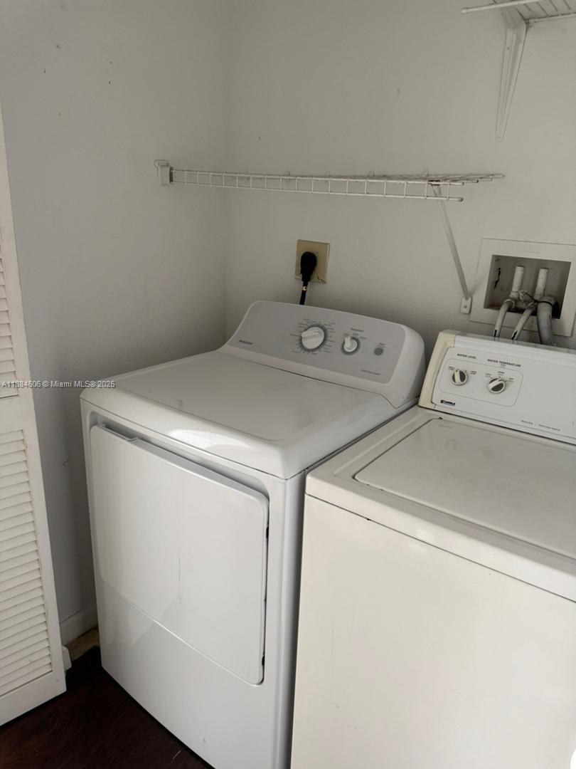 CORAL SPRINGS VILLAGE GRE - Residential Lease