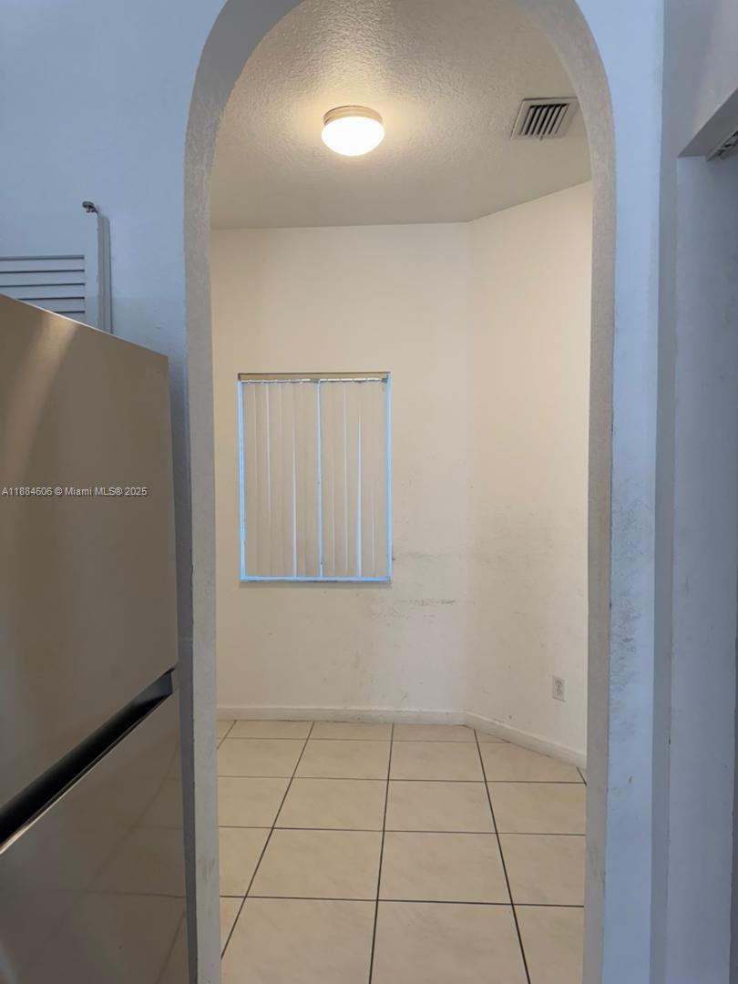 CORAL SPRINGS VILLAGE GRE - Residential Lease