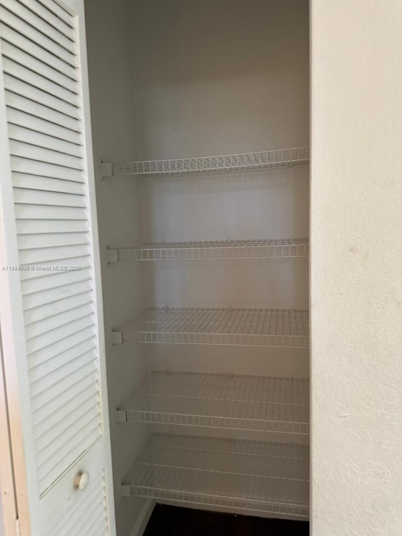 CORAL SPRINGS VILLAGE GRE - Residential Lease