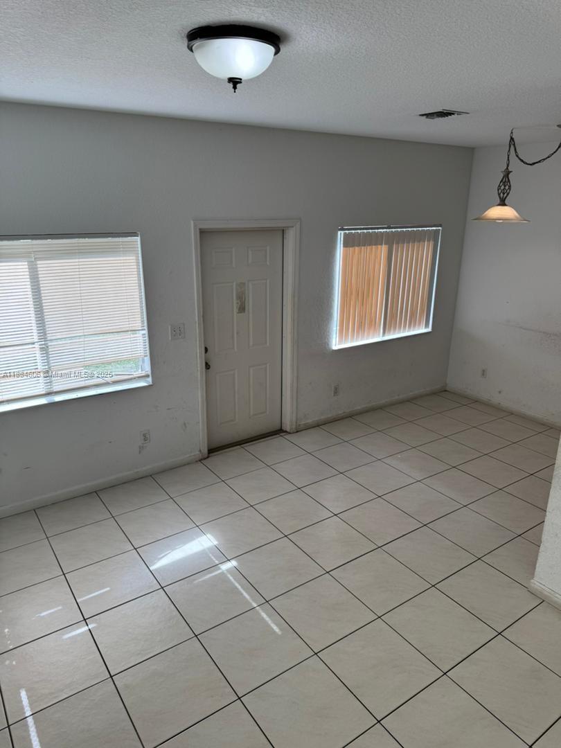 CORAL SPRINGS VILLAGE GRE - Residential Lease