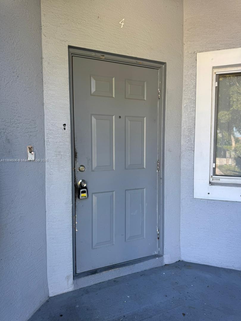 CORAL SPRINGS VILLAGE GRE - Residential Lease