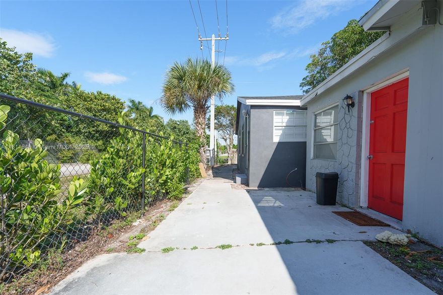 Welcome to this clean, updated studio at 11 SW 13th Ave #2 in Delray Beach! This bright and modern space features stylish tile flooring, a renovated bathroom with walk-in shower, and a sleek kitchenette. Enjoy a private entrance, AC, and a cozy layout ideal for a single tenant or couple. Located just minutes from downtown Delray, shopping, and the beach. No pets allowed. Tenants will cover a $150 monthly utility fee. Schedule your tour today!