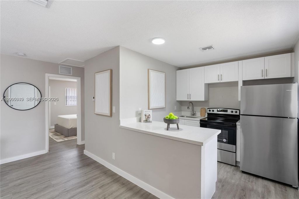 Photo of 316 SW 14th St #2, Fort Lauderdale, FL 33315 (MLS # A12005939)