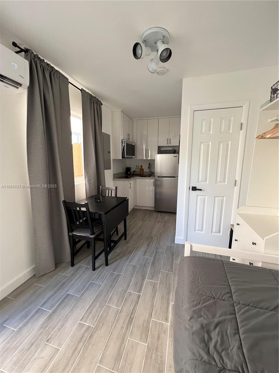 CAROLINA HEIGHTS - Residential Lease