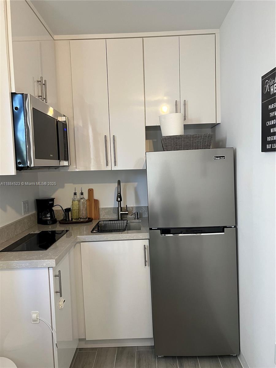 CAROLINA HEIGHTS - Residential Lease