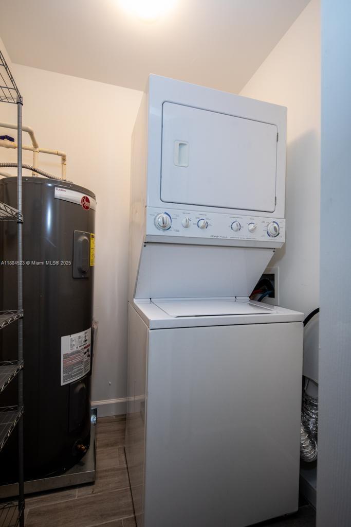 CAROLINA HEIGHTS - Residential Lease