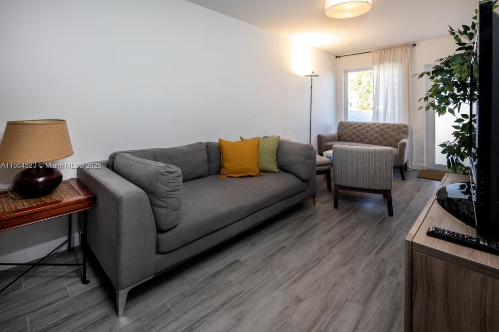 CAROLINA HEIGHTS - Residential Lease