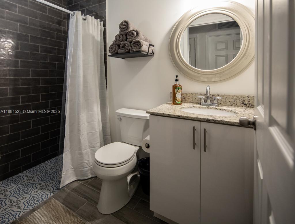 CAROLINA HEIGHTS - Residential Lease