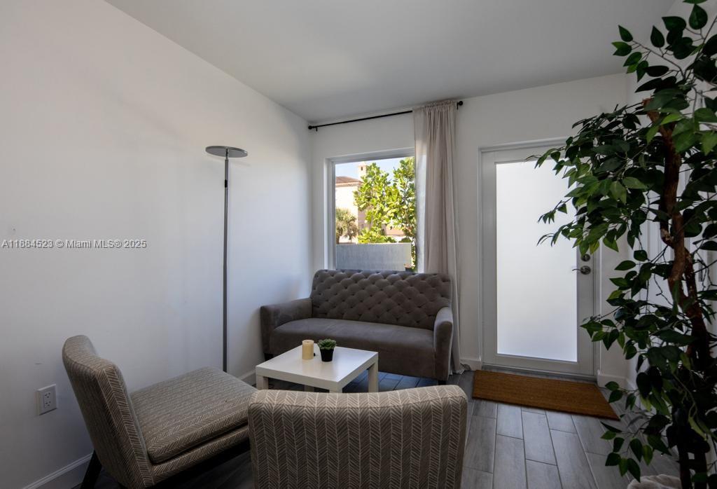 CAROLINA HEIGHTS - Residential Lease