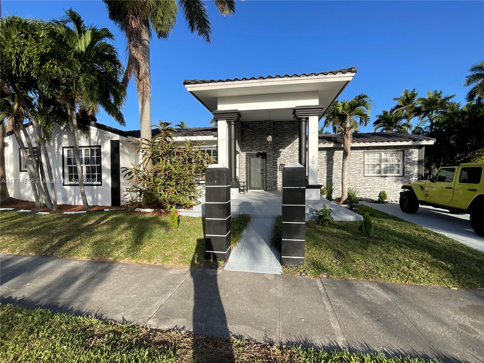 Rental Property at 701 N 14th Ave, Hollywood, Broward County, Florida - Bedrooms: 3 
Bathrooms: 3  - $4,900 MO.