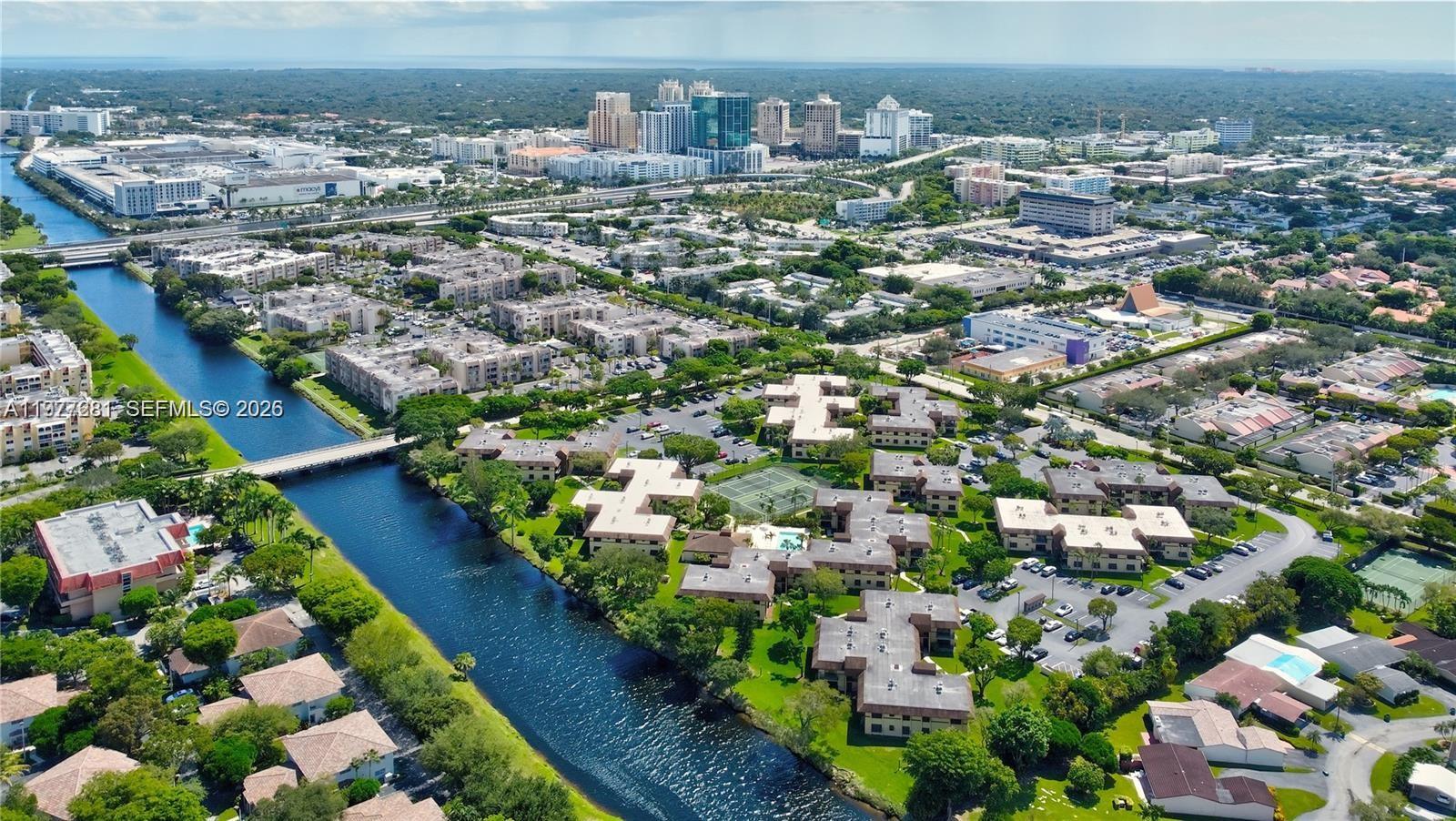 KINGS CREEK WEST CONDO BL - Residential