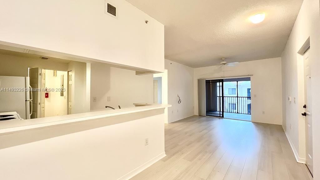 Photo of 3021 Alcazar Pl #308, Palm Beach Gardens, FL 33410 (MLS # A11493226)