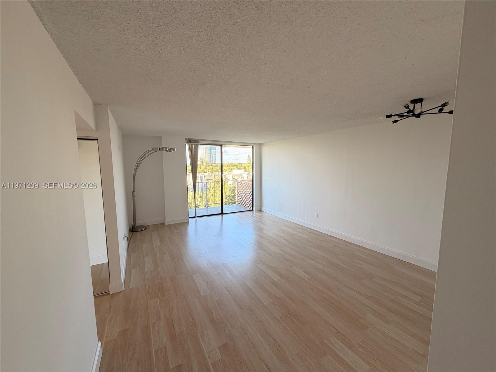 VECINO DEL MAR CONDO - Residential