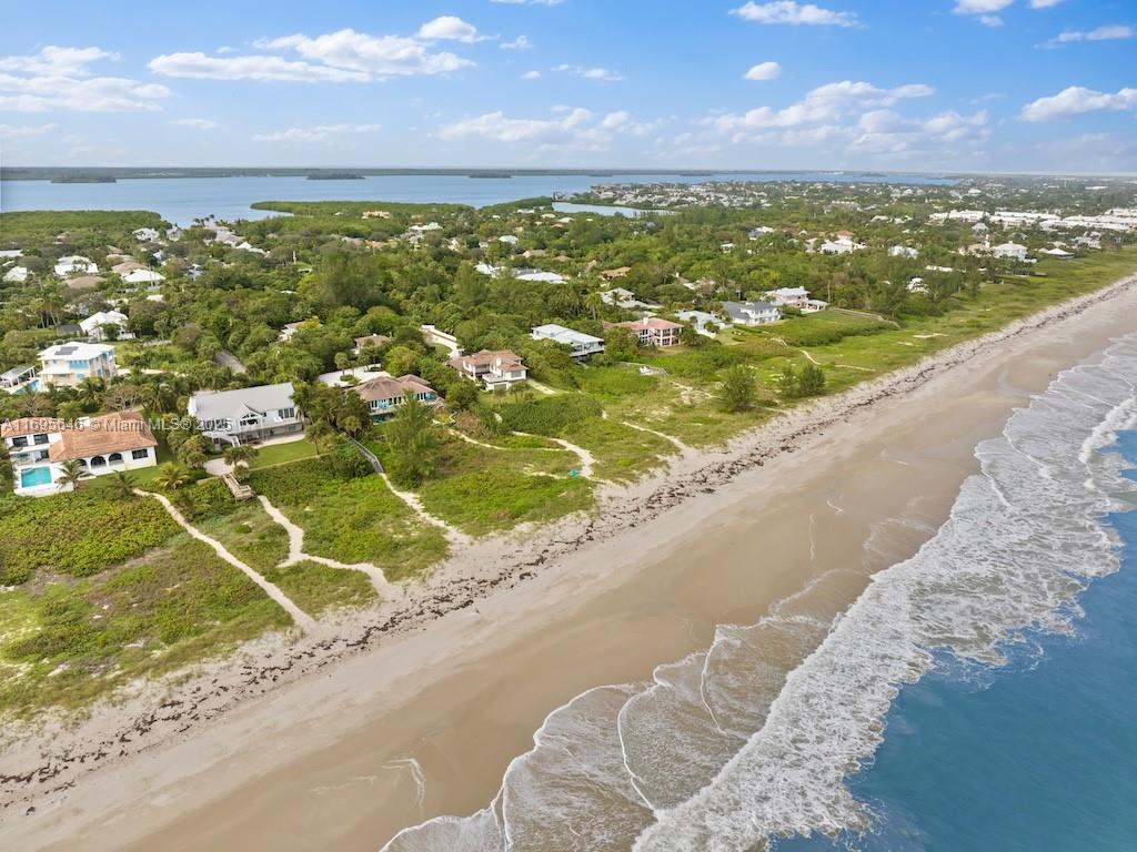 2165 Oyster Bay Dr, Vero Beach, FL, 32963/$740,000 3 2165 Oyster Bay Dr