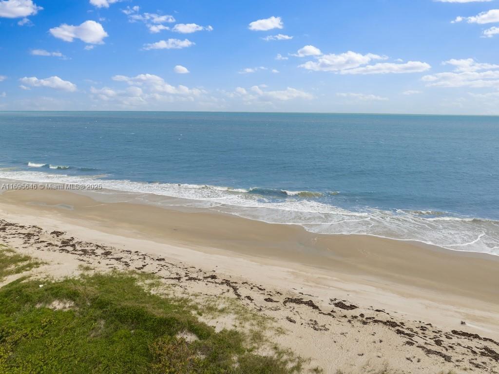 2165 Oyster Bay Dr, Vero Beach, FL, 32963/$740,000 2 2165 Oyster Bay Dr