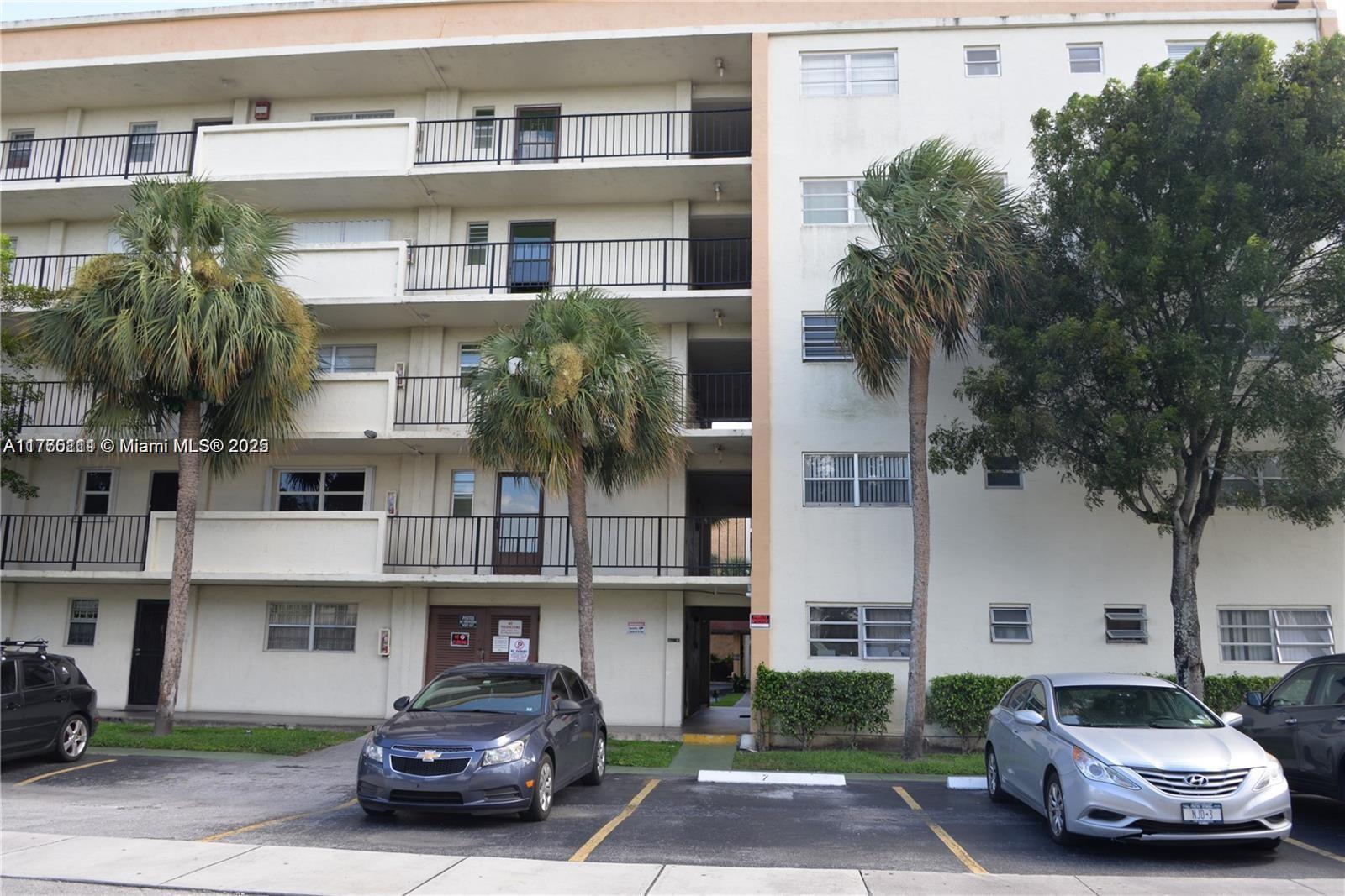 Rental Property at 220 Sw 9th Ave 211, Hallandale Beach, Broward County, Florida - Bedrooms: 1 
Bathrooms: 1  - $1,550 MO.