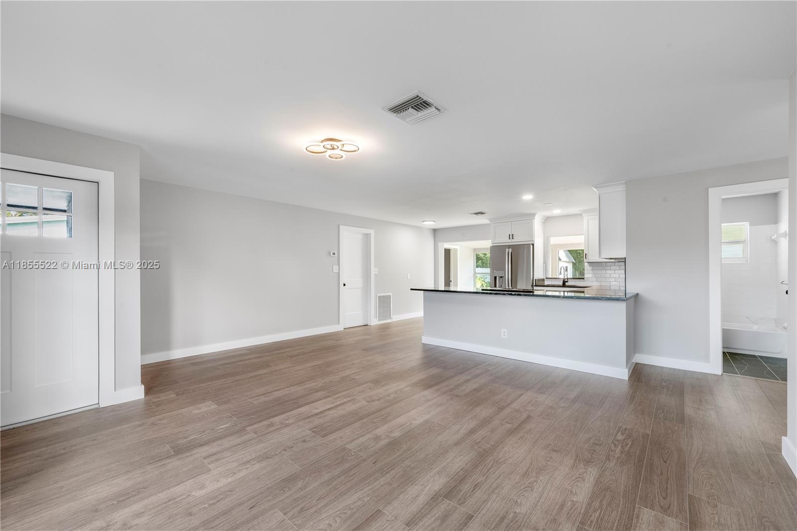 2319 NW Sunset Blvd