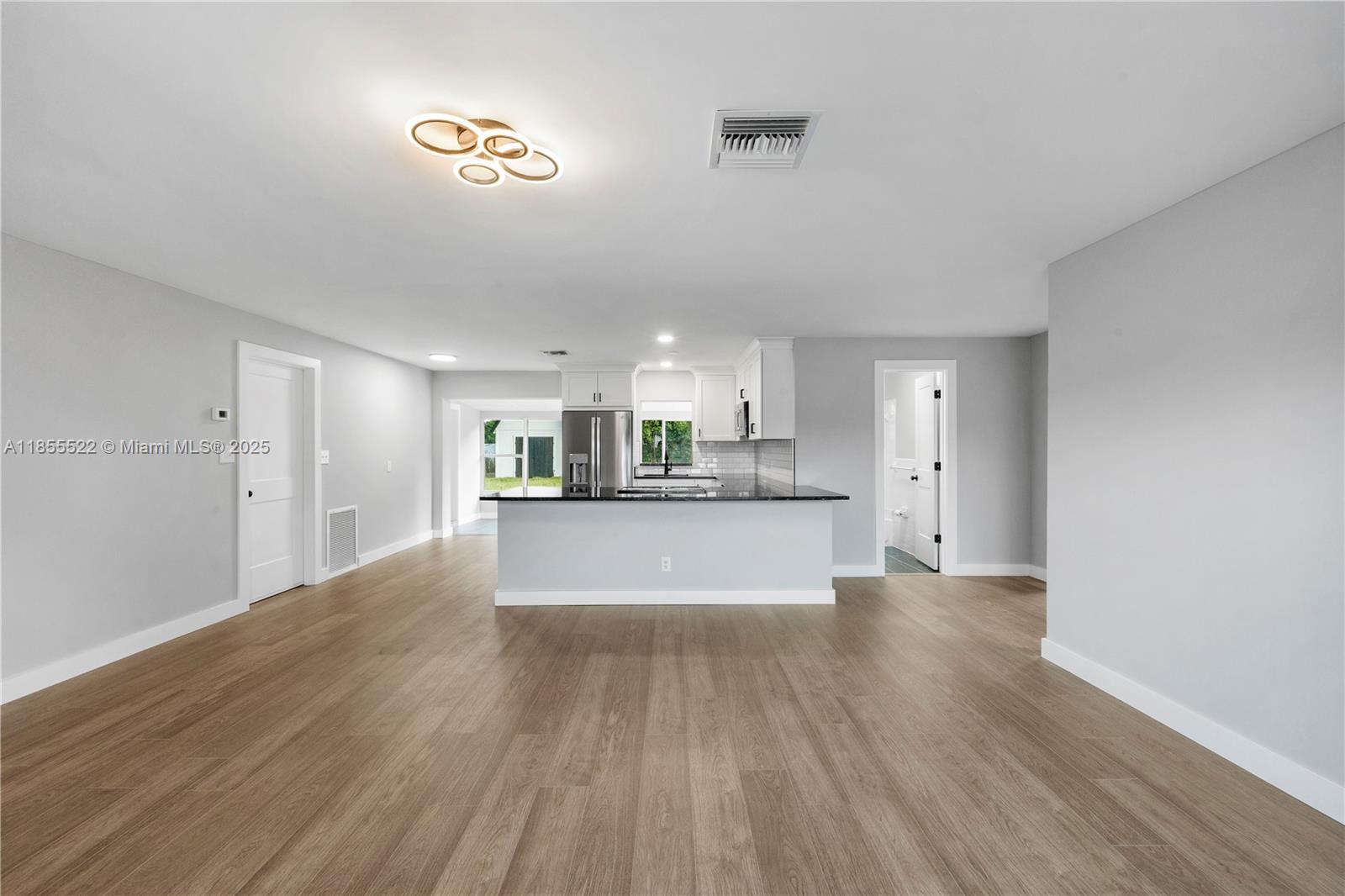 2319 NW Sunset Blvd