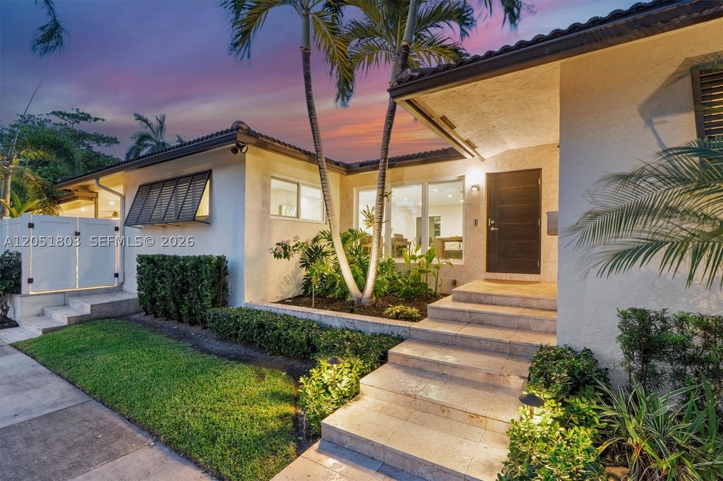 Photo of 1255 Taylor St, Hollywood, FL 33019 (MLS # A12051803)