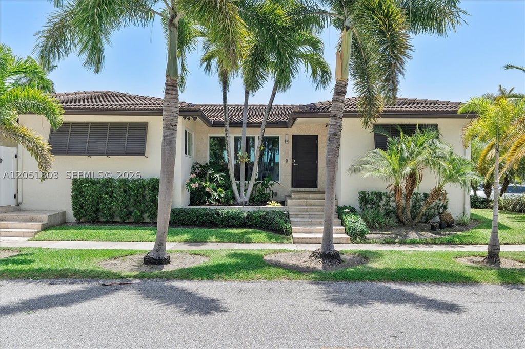 Photo of 1255 Taylor St, Hollywood, FL 33019 (MLS # A12051803)