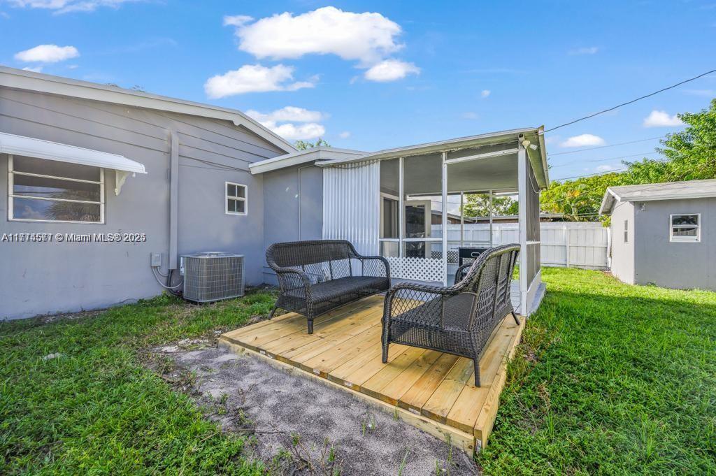 PLAYLAND ISLES - Residential